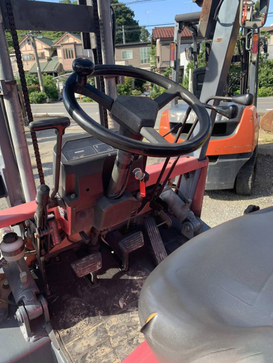 1.5 Nissan Forklift 2